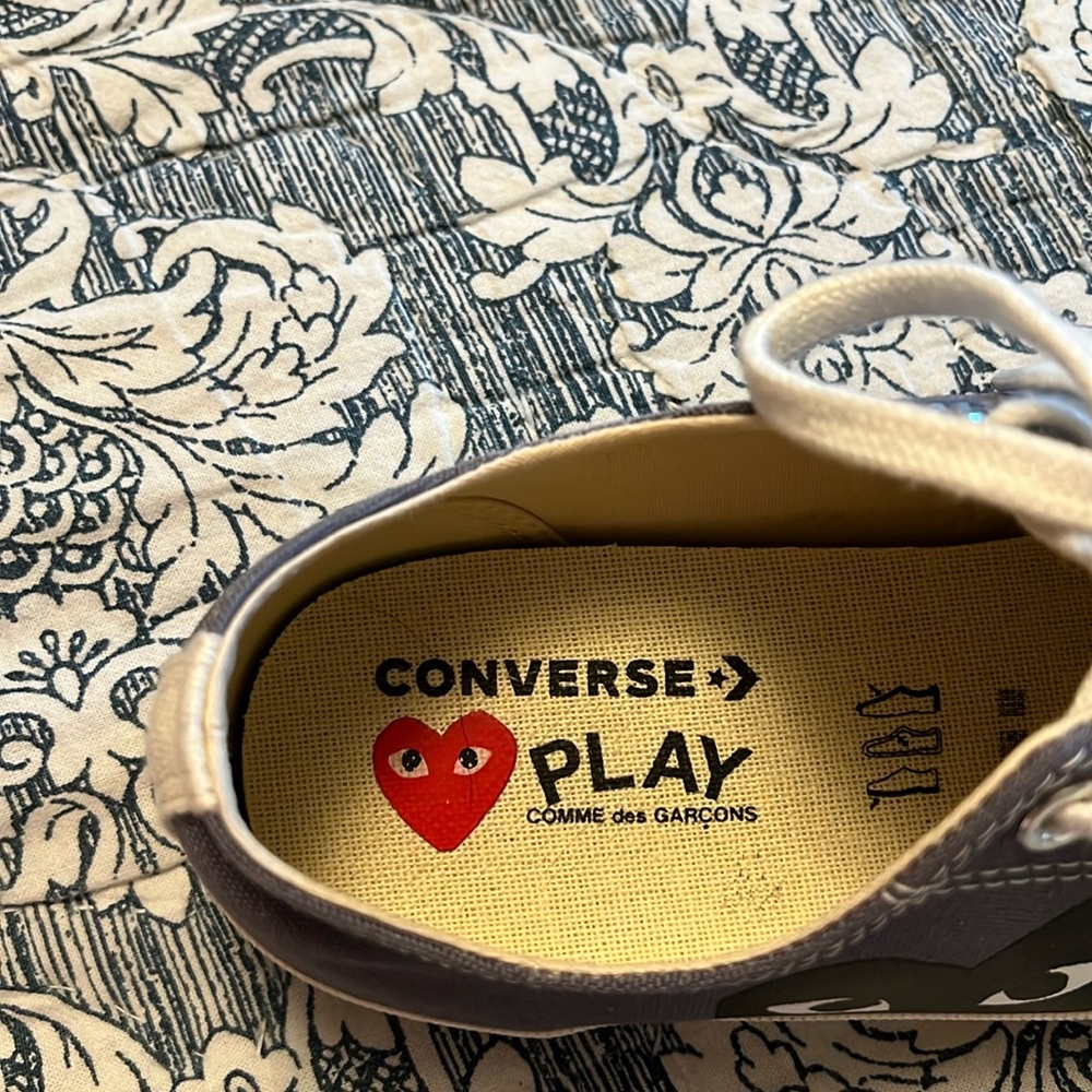Gray men’s converse